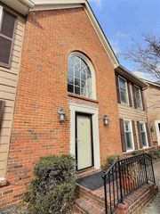 12 S  Idlewild St #3, Memphis, TN 38104