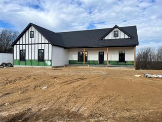 29561 Deerfield Ln, Warrenton, MO 63383