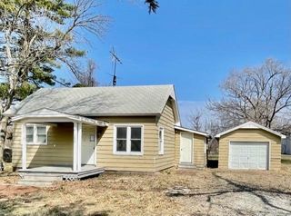 104 E  Center St, Turney, MO 64493