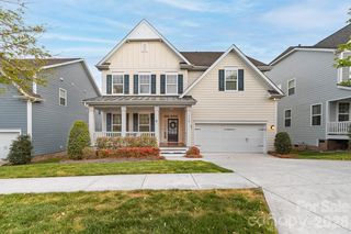 716 Lakeview Dr, Gastonia, NC 28101