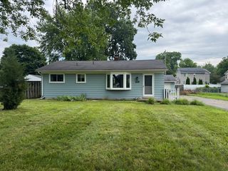 2747 Culbertson Ave, Rochester Hills, MI 48307
