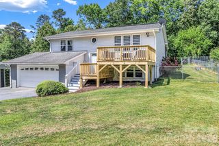 13 Spring Lake Dr, Fletcher, NC 28732