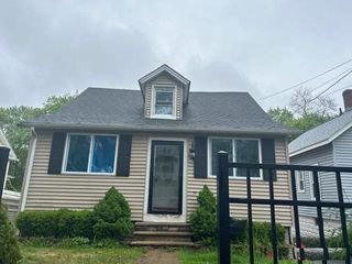 314 Spring St, Meriden, CT 06451