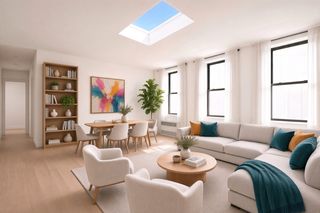 72 Nassau St #4, New York, NY 10038