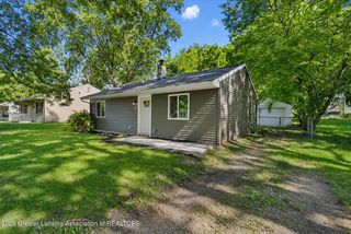 1320 Pompton Cir, Lansing, MI 48910