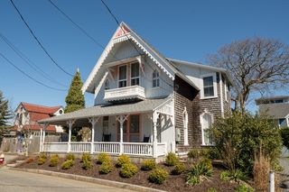 46 Kennebec Ave, Oak Bluffs, MA 02557