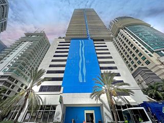 1200 Brickell Bay Dr #3814, Miami, FL 33131