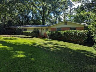 1906 Sunset Ln, Tallahassee, FL 32303
