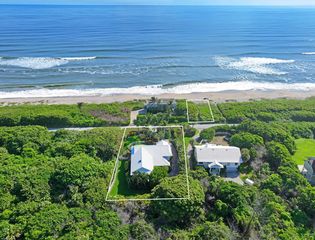 162 N Beach Road, Hobe Sound, FL 33455