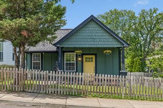 842 N  2nd St, Nashville, TN 37207