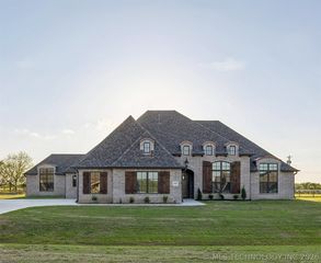 10912 N  81st East Pl, Owasso, OK 74055