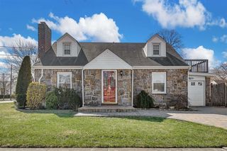 51 Mayflower Avenue, Williston Park, NY 11596