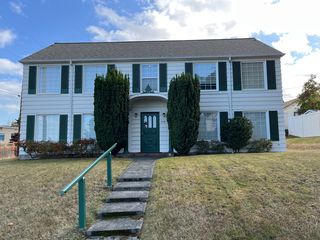 Address Not Disclosed, Pt Angeles, WA 98362