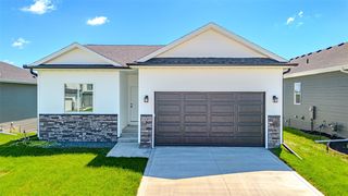 2002 Spaulding Ln, Grinnell, IA 50112