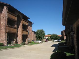 2 Silver Oaks Ln #44d125bd2, Edwardsville, IL 62025