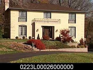 34 Collinwood Dr, Pittsburgh, PA 15215
