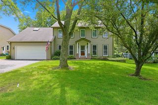 2528 Sun Valley Rd, Lisle, IL 60532