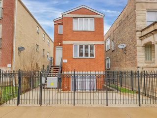 3518 W  Lexington St, Chicago, IL 60624