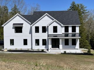 33 Countryside Dr, Brookline, NH 03033