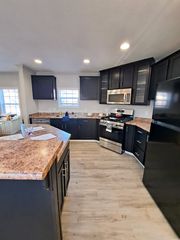 85 Deerwood Dr, Centralia, IL 62801