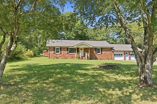 180 Maple St, Gordonsville, TN 38563
