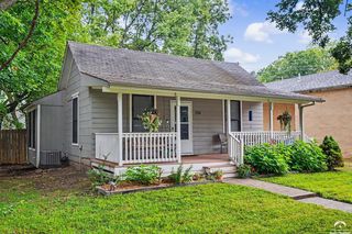 704 Locust St, Lawrence, KS 66044