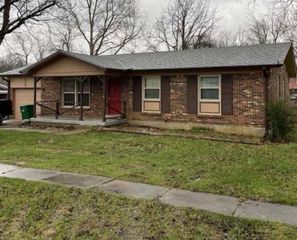 310 Redmar Blvd, Radcliff, KY 40160