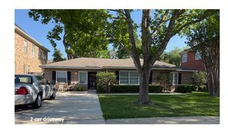 4502 Pine St, Bellaire, TX 77401
