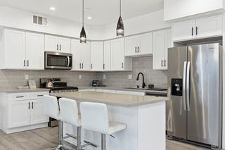 13822 Oxnard St #1/2, Van Nuys, CA 91401
