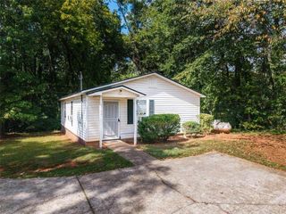 1129 Ext W, Griffin, GA 30224
