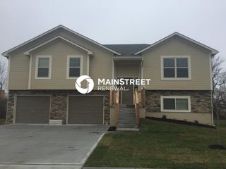 1413 N  9th St E, Louisburg, KS 66053