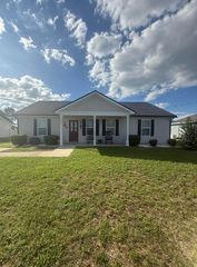 1444 Rustling Pines Blvd, Midway, FL 32343