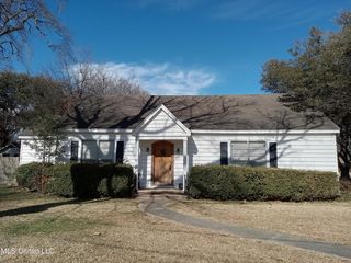 500 W  Augusta St, Indianola, MS 38751
