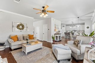 5801 Meadowglen Dr, Denton, TX 76205