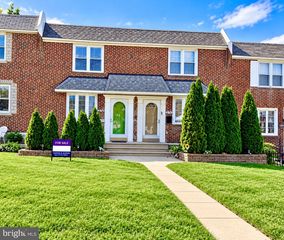 272 Westbrook Dr, Clifton Heights, PA 19018