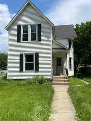 1030 S  5th Ave, Kankakee, IL 60901