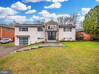 5807 Maiden Ln, Bethesda, MD 20817