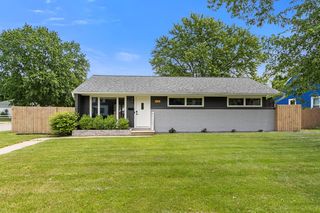 221 Highland Dr, Baraboo, WI 53913