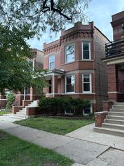 5028 W  Pensacola Ave, Chicago, IL 60641