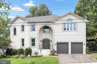 1706 N  Randolph St, Arlington, VA 22207