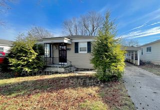 1852 S  Pickwick Ave, Springfield, MO 65804