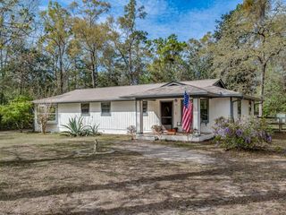 52 Jensen Ln, Crawfordville, FL 32327
