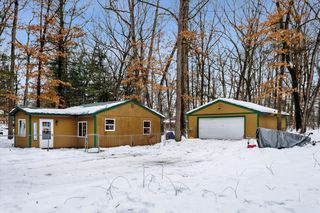 8788 Paw Paw Trl, Howard City, MI 49329