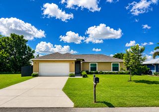 214 SE 1st Ter, Cape Coral, FL 33990