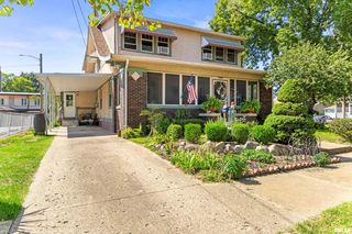 701 Bacon St, Pekin, IL 61554