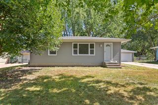 4242 Limestone Dr, Eagan, MN 55122