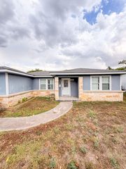 1111 S  Martin Luther King Jr Dr, Temple, TX 76504
