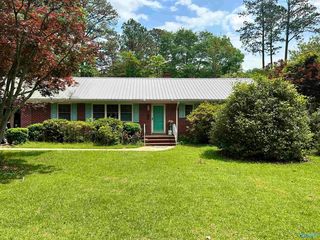 605 8th Ave NE, Jacksonville, AL 36265