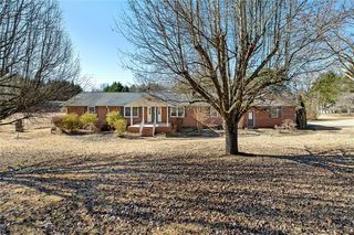 720 Knox Rd, Seneca, SC 29672