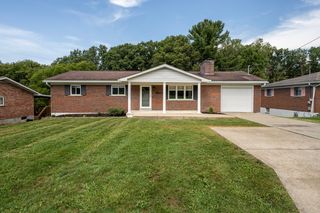 129 Eastwood Dr, Crab Orchard, WV 25827